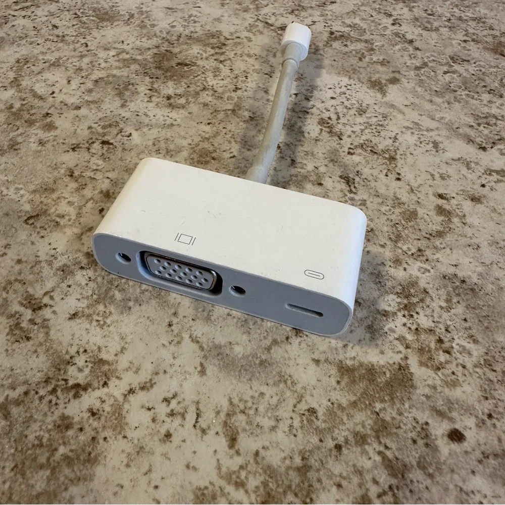 Genuine Apple Lightning to VGA Adapter